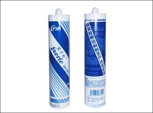 玻璃胶用什么洗，玻璃胶用什么可以洗掉（去除玻璃胶小窍门）