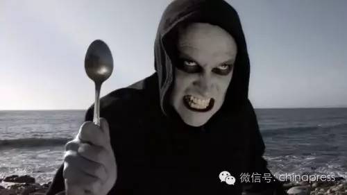 勺子杀人狂完整版，勺子杀手解说（他花了12年用一把勺子来杀人）