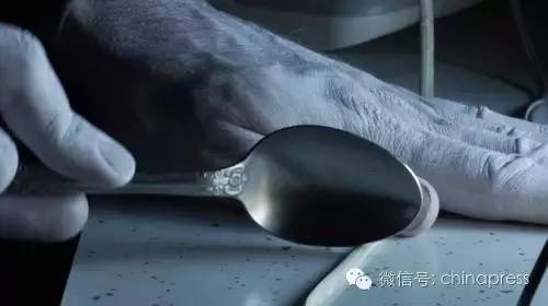 勺子杀人狂完整版，勺子杀手解说（他花了12年用一把勺子来杀人）