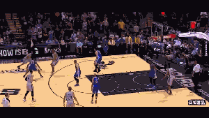 篮球低手上篮的动作要领是什么，篮球低手上篮的动作要领是什么视频（超帅的技能学起来）