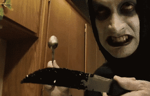 勺子杀人狂完整版，勺子杀手解说（他花了12年用一把勺子来杀人）