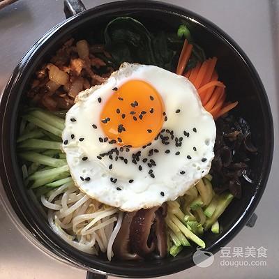 老式石锅拌饭的做法，传统石锅拌饭做法（石锅拌饭的做法）