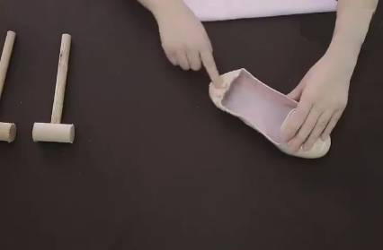 凉鞋磨脚怎么办，凉鞋磨脚怎么办小妙招吹风机（以下五个办法帮你1分钟搞定）