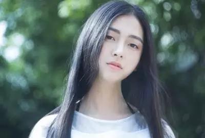 女人自爱是指什么，女人怎样自重自爱（女人懂得自尊自爱是不可或缺的自由和独立的精神）