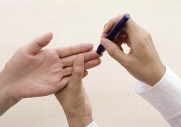 血糖正常值范围是多少，正常血糖正常值范围是多少（血糖正常值的范围是多少）