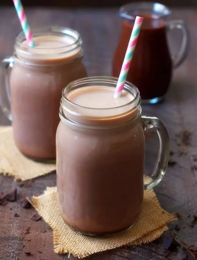 冰糖浆的熬制方法，冰糖怎样熬制糖浆（一个月都不用再买那些满满添加剂的冰镇饮料了）