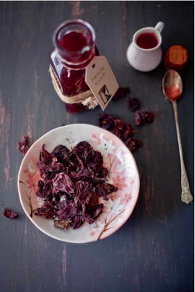 冰糖浆的熬制方法，冰糖怎样熬制糖浆（一个月都不用再买那些满满添加剂的冰镇饮料了）