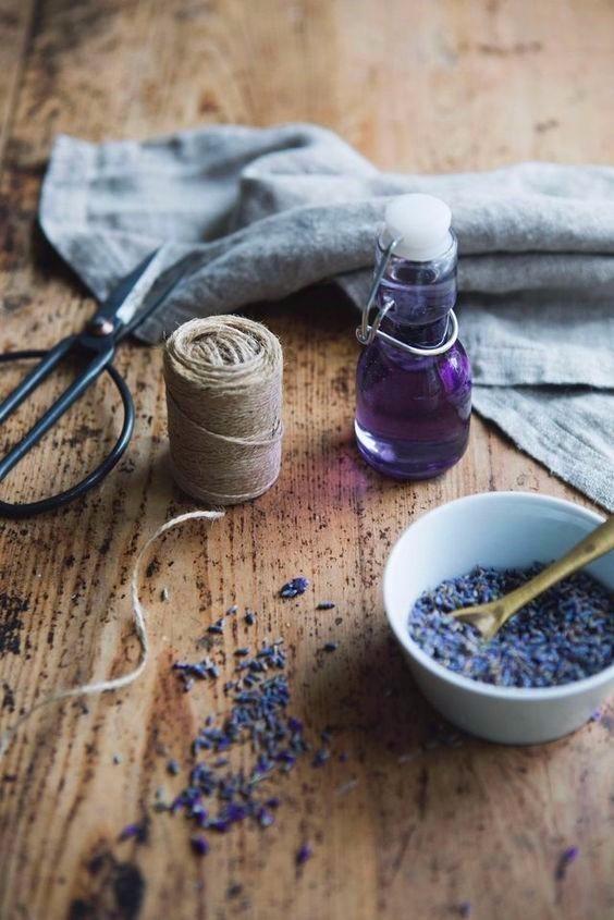 冰糖浆的熬制方法，冰糖怎样熬制糖浆（一个月都不用再买那些满满添加剂的冰镇饮料了）