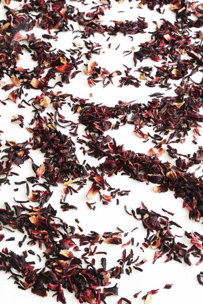 冰糖浆的熬制方法，冰糖怎样熬制糖浆（一个月都不用再买那些满满添加剂的冰镇饮料了）