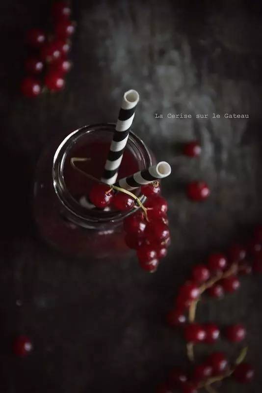 冰糖浆的熬制方法，冰糖怎样熬制糖浆（一个月都不用再买那些满满添加剂的冰镇饮料了）