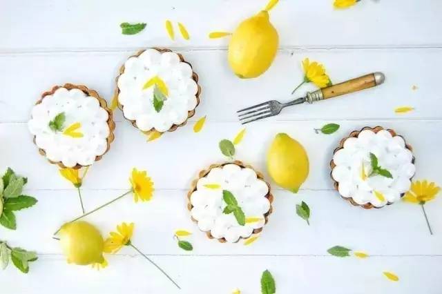 冰糖浆的熬制方法，冰糖怎样熬制糖浆（一个月都不用再买那些满满添加剂的冰镇饮料了）