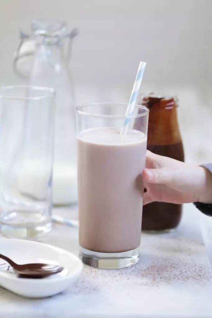 冰糖浆的熬制方法，冰糖怎样熬制糖浆（一个月都不用再买那些满满添加剂的冰镇饮料了）