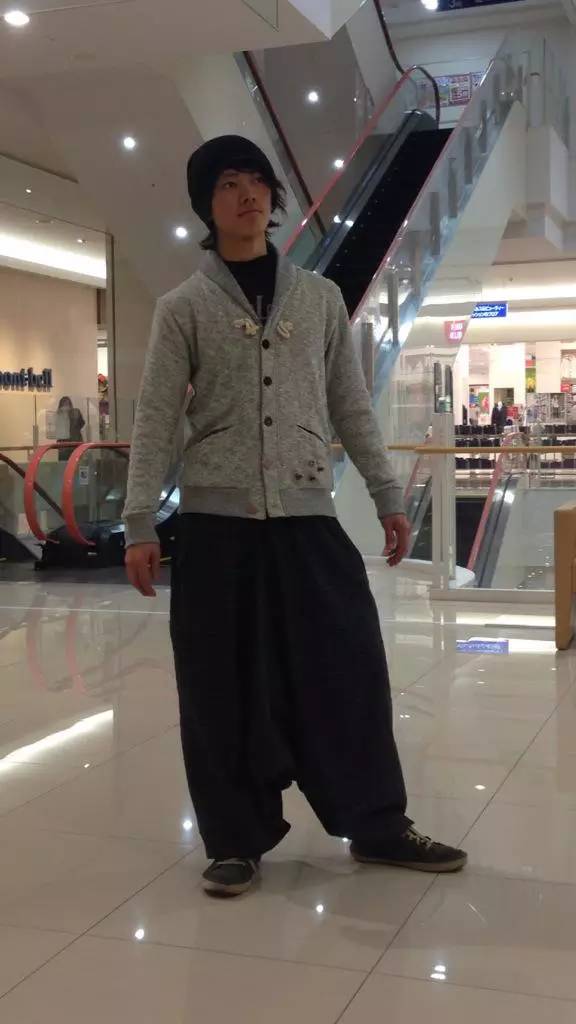 如何一秒变大长腿，一款可以制作长腿照片的软件（如何一秒变大长腿女生）