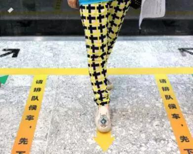 怎样坐地铁流程，怎样坐地铁（这些知识你还不知道明天怎么坐地铁）