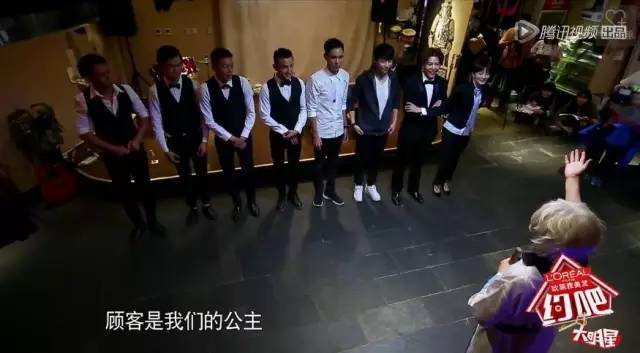 说声再见心盘起缠绵眷恋千百般，缠绵眷恋千百般是什么歌词（不跟MC互动的汪星人不是好嘉宾）