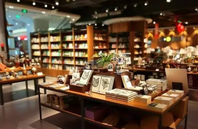 三宅一生官方旗舰店，三宅一生官方旗舰店女装（成都新开了那么多超棒的旗舰店）