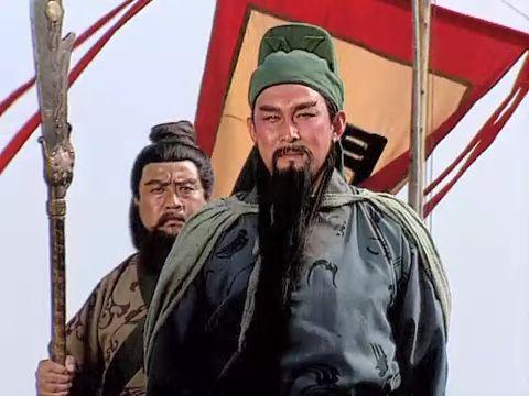 温酒斩华雄是谁，温酒斩华雄是谁做的（关羽单刀赴会、温酒斩华雄美如画）