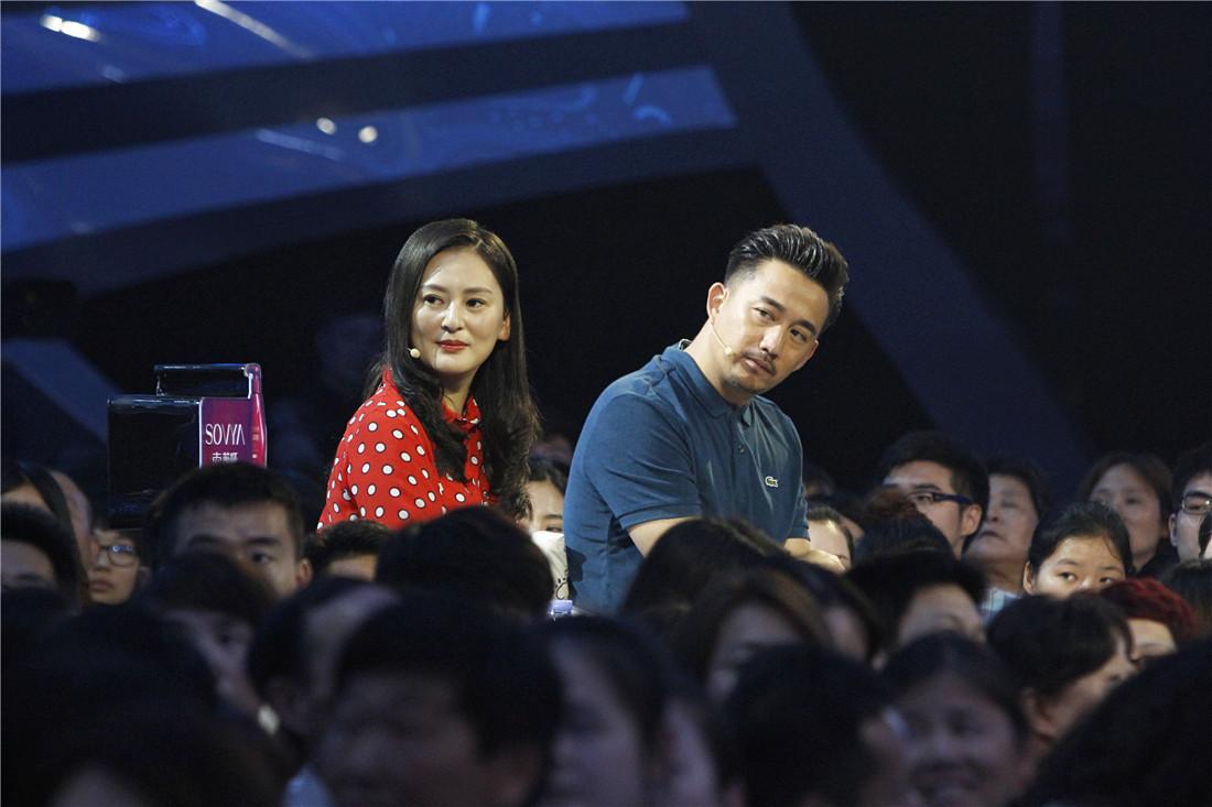 周玉琢王越结婚照，周玉琢 结婚照（《缘来非诚勿扰》女嘉宾牵手男编导）