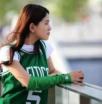 NBA球衣女生的正确穿法，只需掌握8要素！