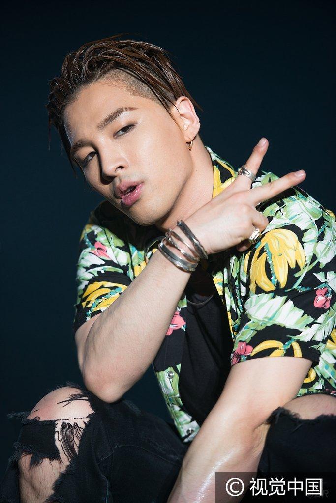 Bigbang全国巡演洛阳站 权志龙抛媚眼耍帅、Top眼神深情