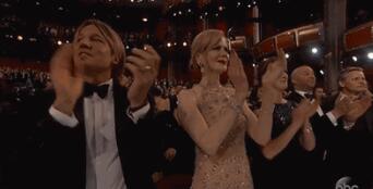 白醋和小苏打清洗洗衣机顺序，白醋和小苏打清洗洗衣机顺序视频（洗衣机里倒点这个）