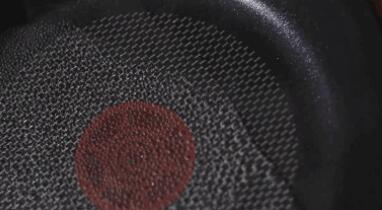 白醋和小苏打清洗洗衣机顺序，白醋和小苏打清洗洗衣机顺序视频（洗衣机里倒点这个）