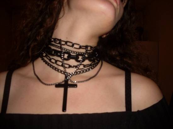 choker是什么意思,chocker是什么意思(女孩脖子上的那条choker)