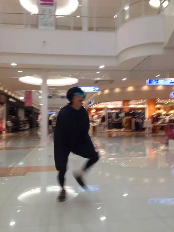 如何一秒变大长腿，一款可以制作长腿照片的软件（如何一秒变大长腿女生）