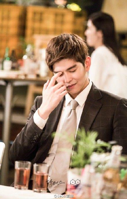 doctors在哪看，doctors电视剧在哪看（看韩剧Doctors里小鲜肉和大叔叔的变身治愈系微笑男神）