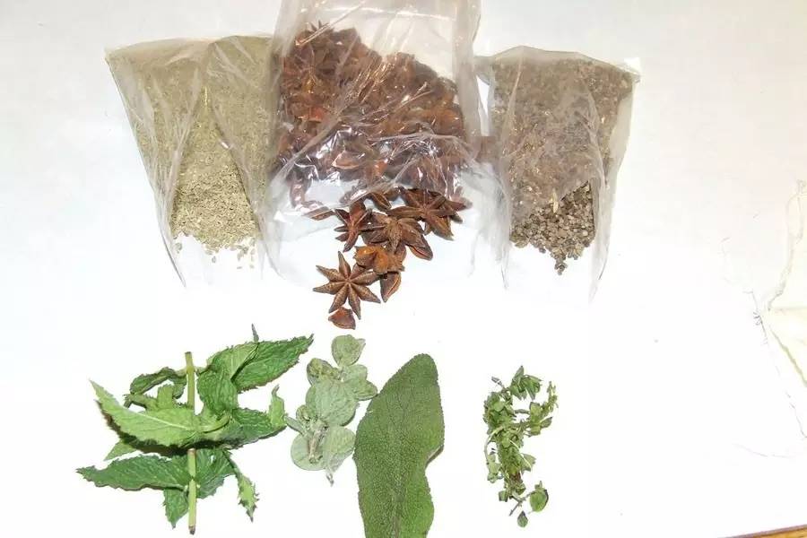 利口酒怎么喝 利口酒有哪些种类，利口酒怎么喝（让我们来看看它的本来面目）