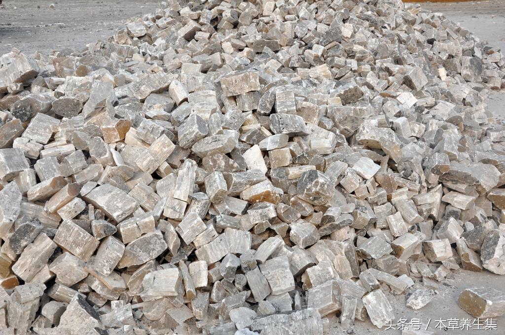 石膏是什么成分，点豆腐的石膏是什么成分（更是一味功具清热收敛的好药材）