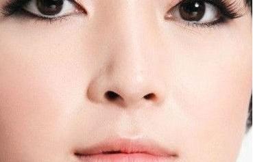 如何快速简单的去唇纹，怎么快速去唇纹（多多交给你具体的唇部步骤）