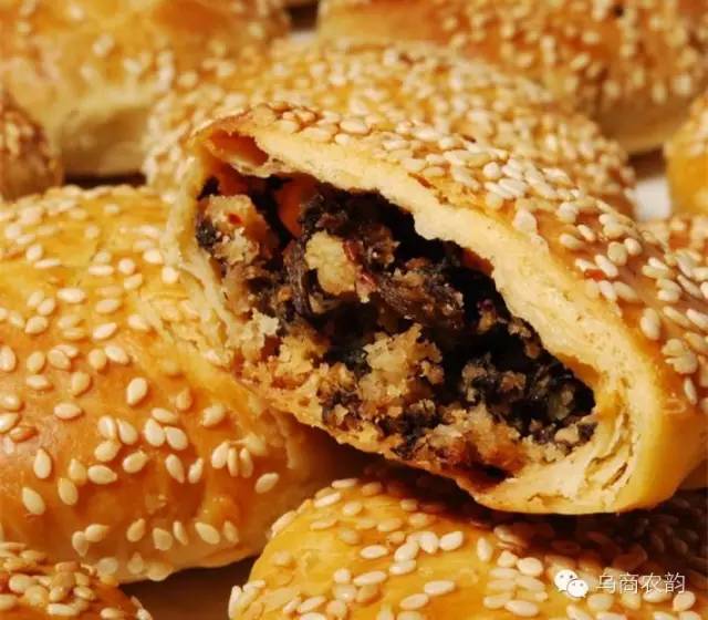 义乌地方风味的小吃多达数十种,形成了自己鲜明的特色,如东河肉饼