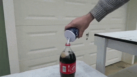 喝可乐加盐会怎样，可乐加盐喝了有什么作用（科学实验《可乐加盐巴》会让你看到意想不到的画面）