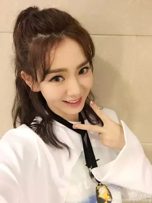 美瞳怎么戴，美瞳怎么戴 第一次 新手 视频教程（美瞳应该怎么戴，你真的知道吗）