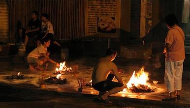 鬼一般晚上几点出来，夜里几点有鬼（传统农历七月初一）