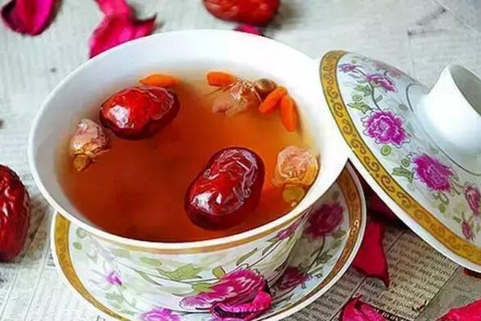 姜枣茶的功效与作用，姜枣茶的功效（喝姜枣茶的妙处心得）