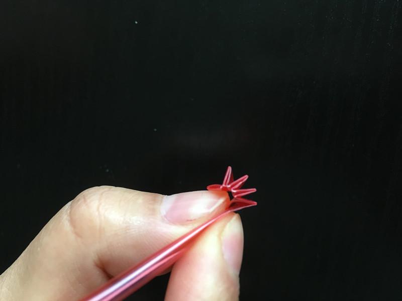 吸管星星制作教程，吸管星星制作教程视频（用塑料管叠出闪闪的小星星）