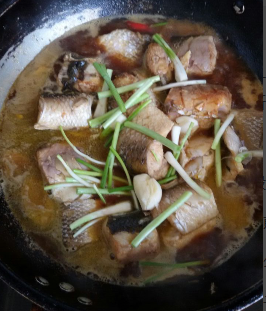 梭子鱼做法，梭子鱼做法图片（肉质鲜嫩，美味可口的红烧梭鱼）