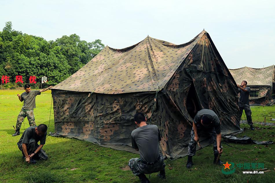怎样搭军用帐篷，军用帐篷搭建视频教程（跟着新训班长学习搭帐篷）