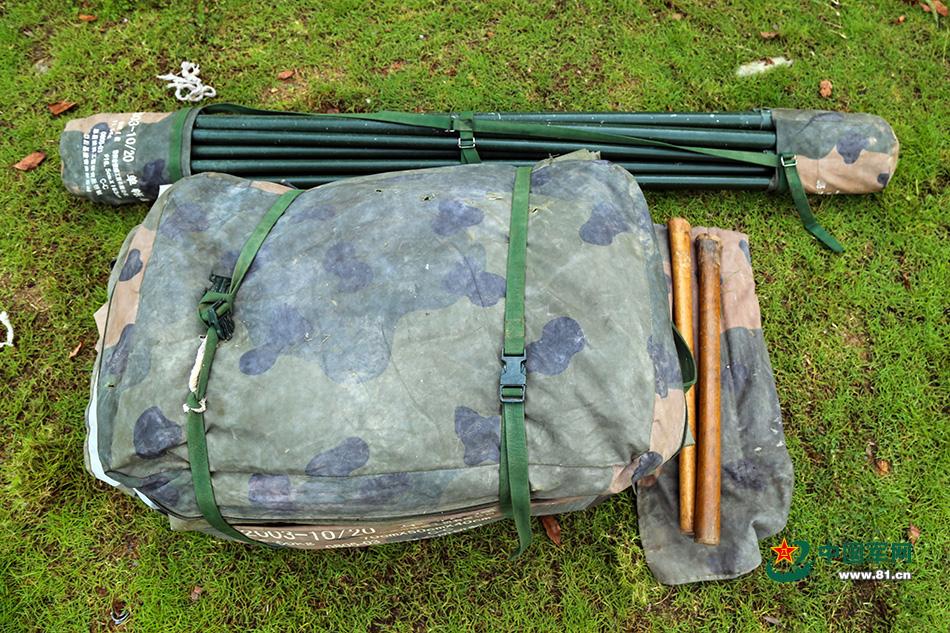 怎样搭军用帐篷，军用帐篷搭建视频教程（跟着新训班长学习搭帐篷）