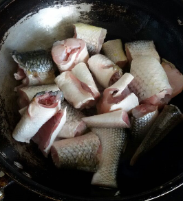 梭子鱼做法，梭子鱼做法图片（肉质鲜嫩，美味可口的红烧梭鱼）