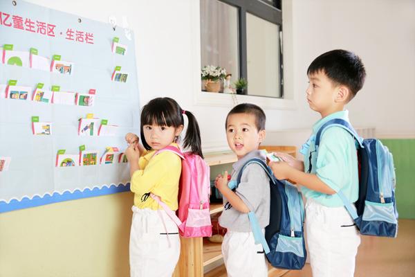 幼儿园家长会内容，幼儿园家长会内容及流程（幼儿园新生家长会详细方案）