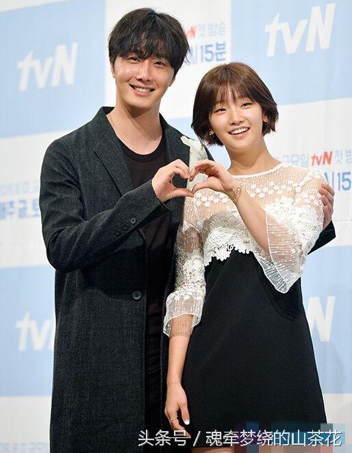 看了一眼2015年的新闻,丁一宇跟赵丽颖神马关系?