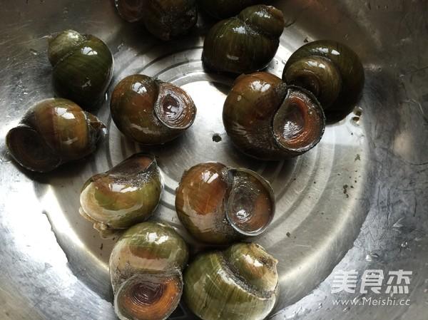 田螺塞肉的做法，田螺塞肉的做法大全家常窍门（田螺塞肉的做法视频窍门）