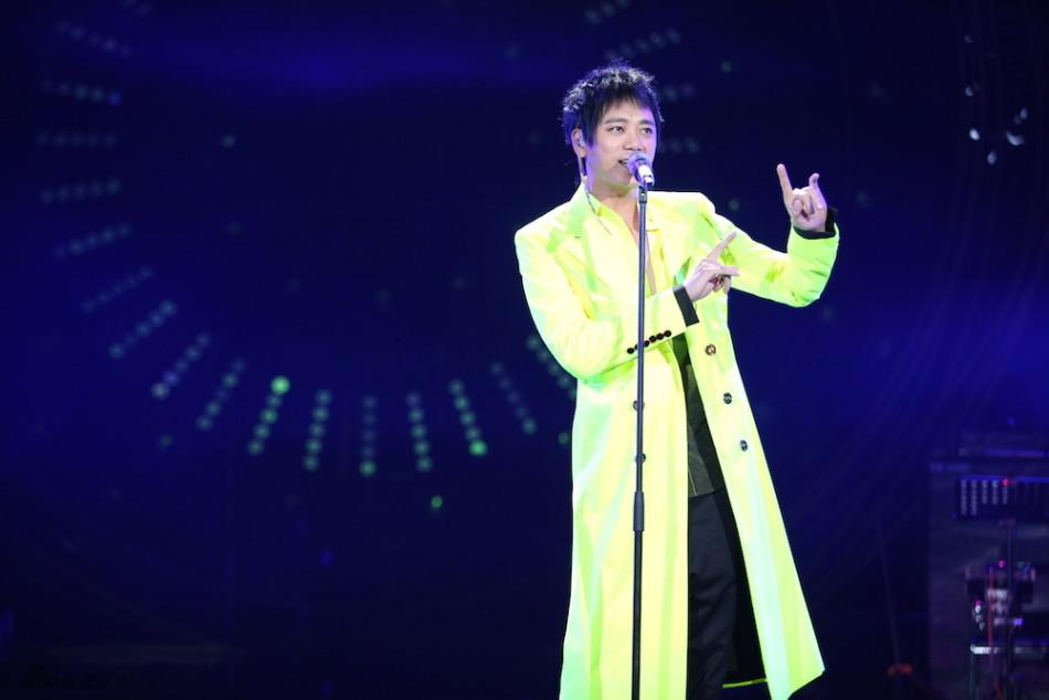 谁可以和我介绍信的新专辑-《集乐星球》，集乐星球演唱会（亮瞎你的眼）