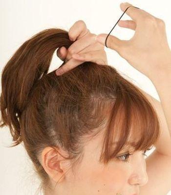 花苞头的扎法图解，图文解析韩式齐刘海可爱花苞头扎法教程（给你带去清新迷人的气息）