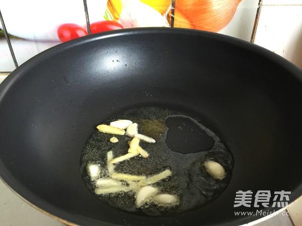 田螺塞肉的做法，田螺塞肉的做法大全家常窍门（田螺塞肉的做法视频窍门）