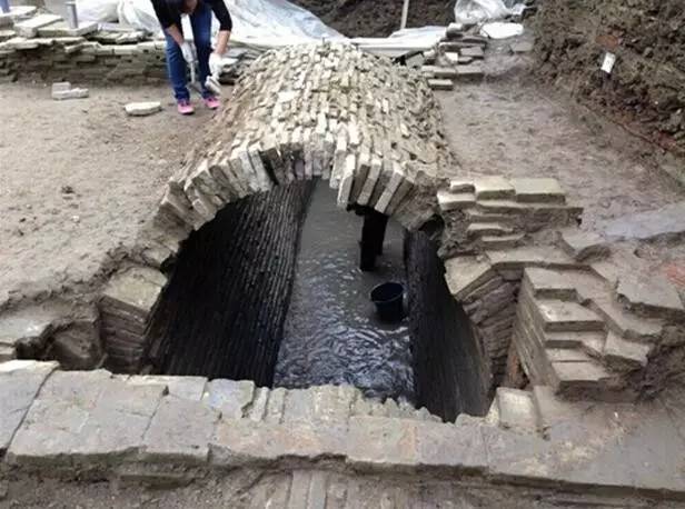 城市的排水系统，我们应该来了解古城城市的地下排水系统