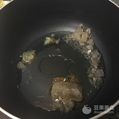 最正宗的糖醋排骨做法，正宗老式糖醋排骨（正宗的糖醋小排的做法）